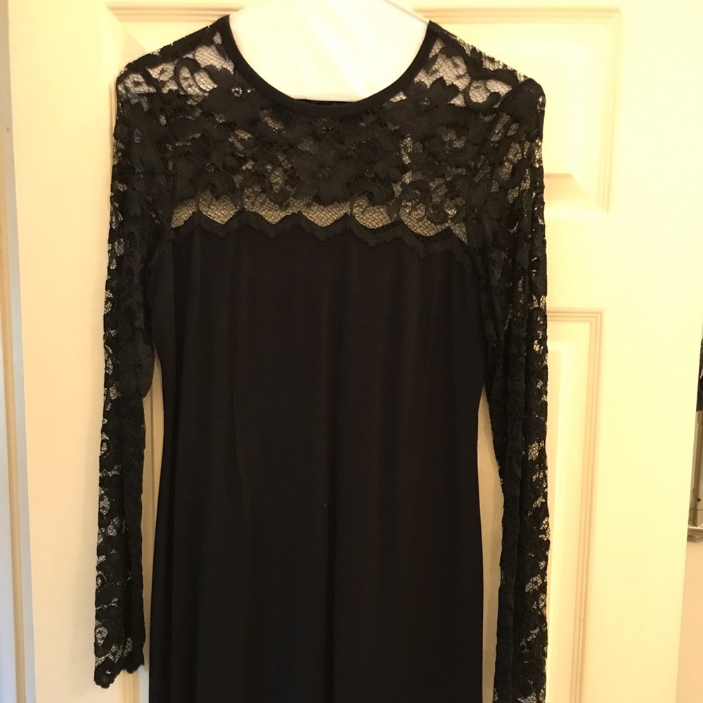 Karen Kane mid Length dressy dress with lace